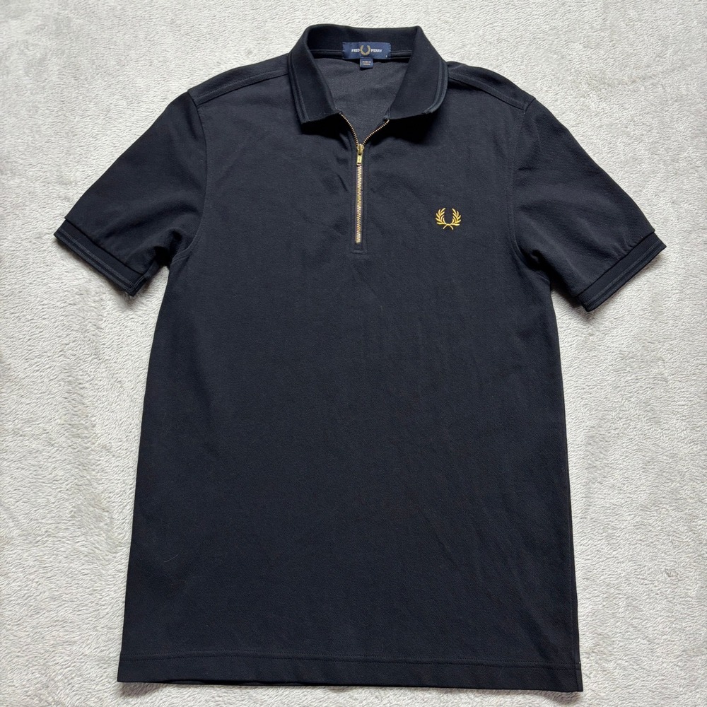Fred Perry Quarter Zip Polo Shirt Mens S Black Gold Laurel Wreath M8649 EUC
